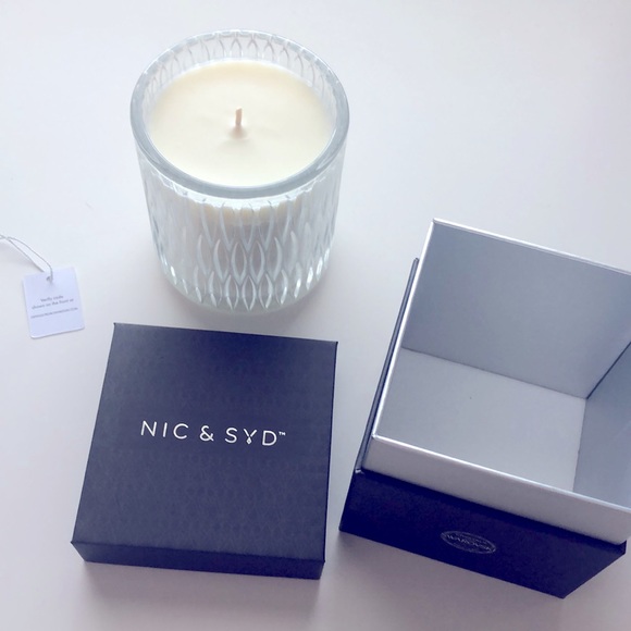 Nic & Syd Swarovski Crystal Soy Wax Candle - Grapefruit scent - Picture 8 of 9